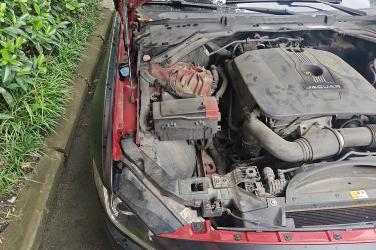 Used Jaguar XE 2017 2.0T 200 PS R-Sport Engine Bay Right