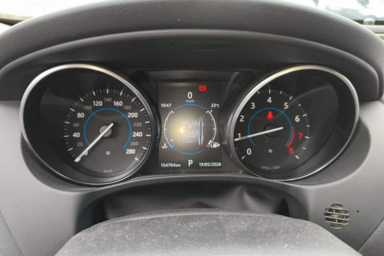 Used Jaguar XE 2017 2.0T 200 PS R-Sport Instrument Cluster