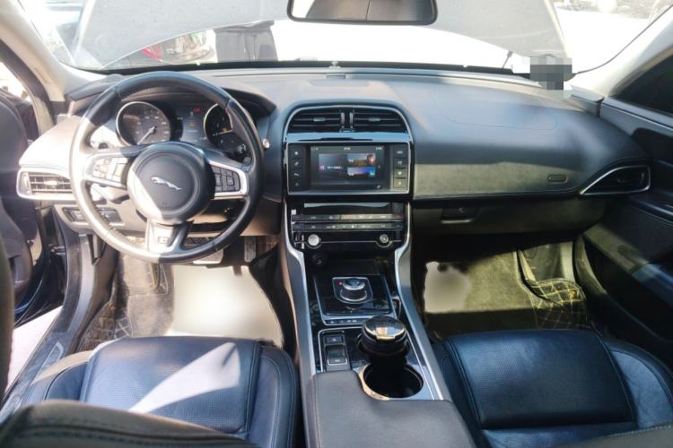 Used Jaguar XE 2017 2.0T 200 PS R-Sport Interior 2