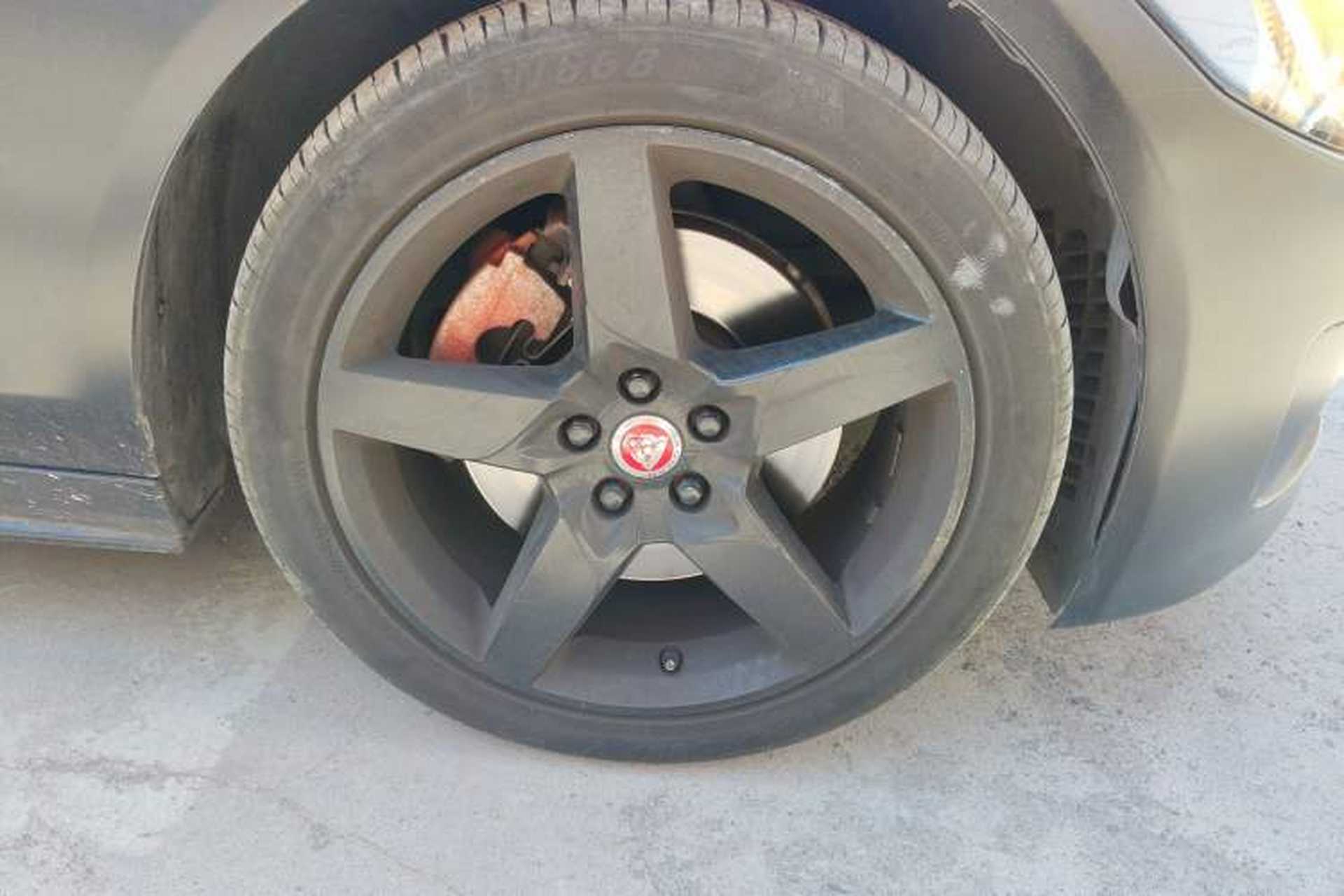 Used Jaguar XE 2017 2.0T 200 PS R-Sport Right Front Wheel Hub