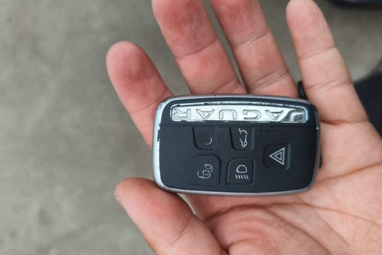 Used Jaguar XE 2017 2.0T 200 PS R-Sport Vehicle Key