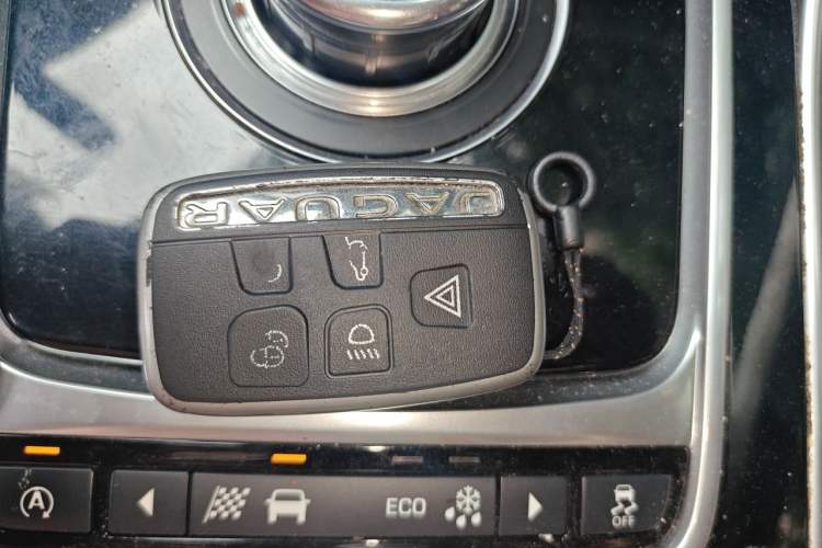 Used Jaguar XE 2017 2.0T 200 PS R-Sport Vehicle Key