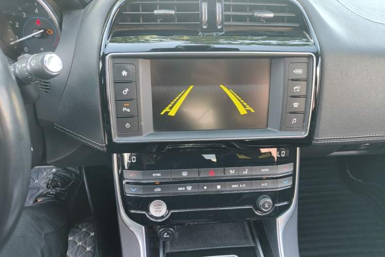 Used Jaguar XE 2017 2.0T 200 PS R-Sport Audio And AC Panel