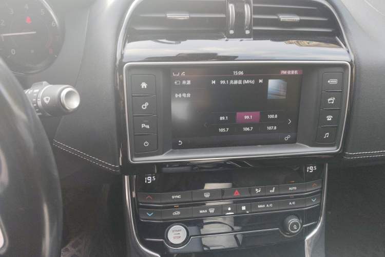 Used Jaguar XE 2017 2.0T 200 PS R-Sport Audio And AC Panel