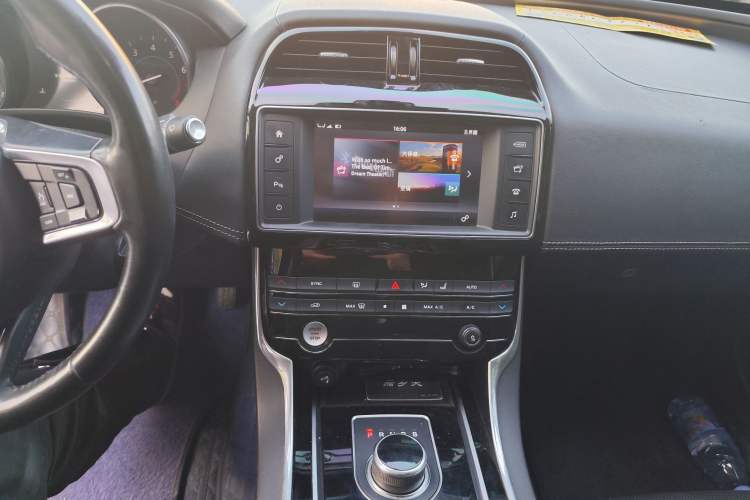 Used Jaguar XE 2017 2.0T 200 PS R-Sport Audio And AC Panel