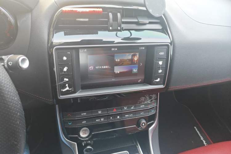 Used Jaguar XE 2017 2.0T 200 PS R-Sport Audio And AC Panel