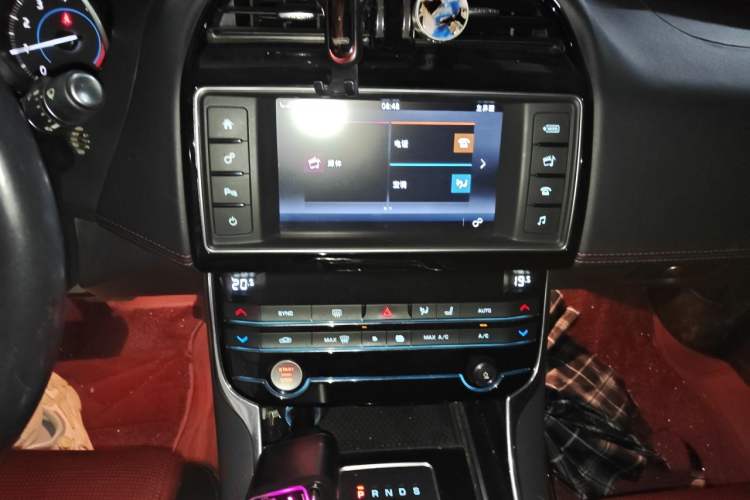 Used Jaguar XE 2017 2.0T 200 PS R-Sport Audio And AC Panel