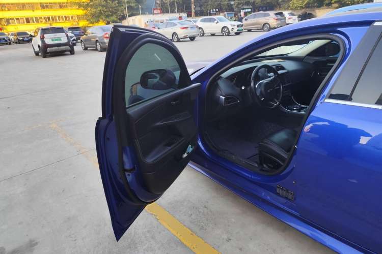 Used Jaguar XE 2017 2.0T 200 PS R-Sport Driver Seat