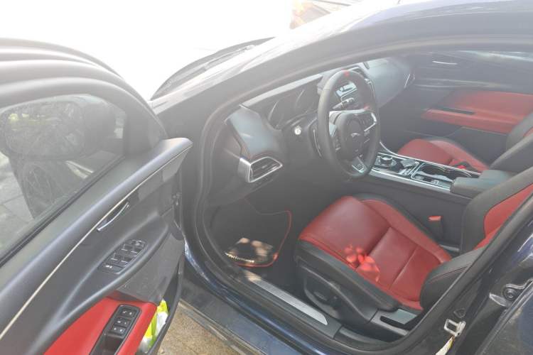 Used Jaguar XE 2017 2.0T 200 PS R-Sport Driver Seat