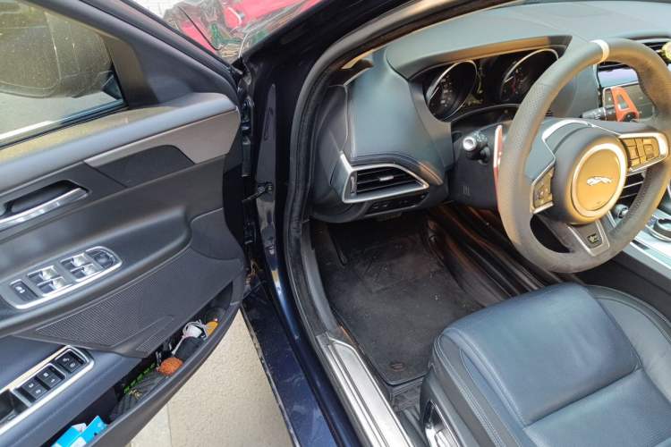 Used Jaguar XE 2017 2.0T 200 PS R-Sport Driver Seat