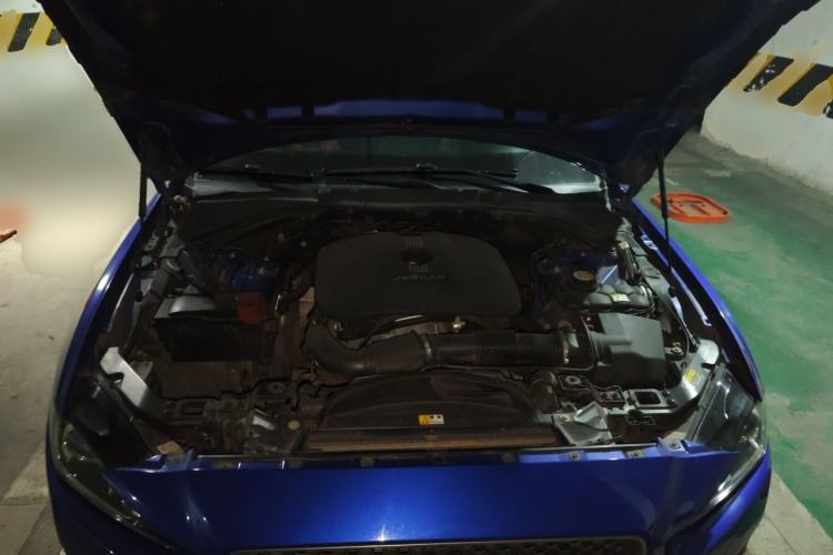 Used Jaguar XE 2017 2.0T 200 PS R-Sport Engine Bay
