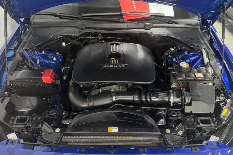 Used Jaguar XE 2017 2.0T 200 PS R-Sport Engine Bay