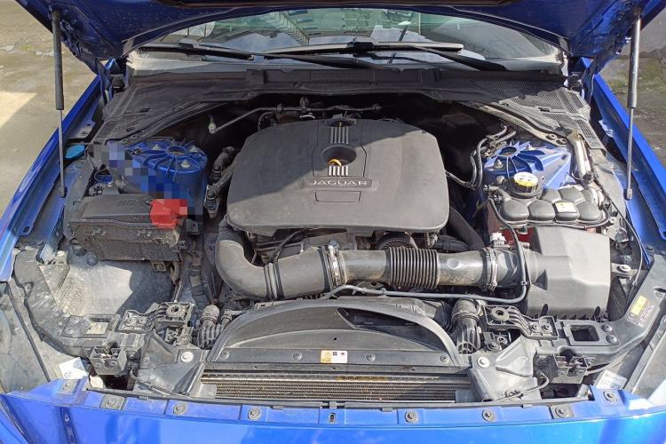 Used Jaguar XE 2017 2.0T 200 PS R-Sport Engine Bay