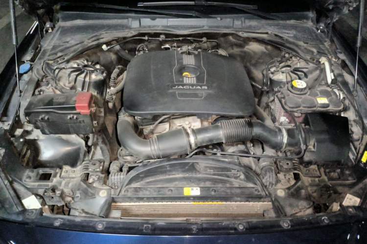 Used Jaguar XE 2017 2.0T 200 PS R-Sport Engine Bay