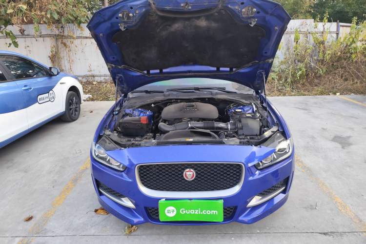 Used Jaguar XE 2017 2.0T 200 PS R-Sport Engine Bay