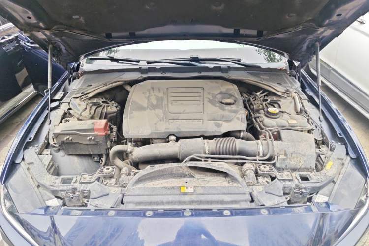 Used Jaguar XE 2017 2.0T 200 PS R-Sport Engine Bay