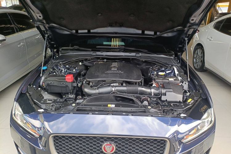 Used Jaguar XE 2017 2.0T 200 PS R-Sport Engine Bay