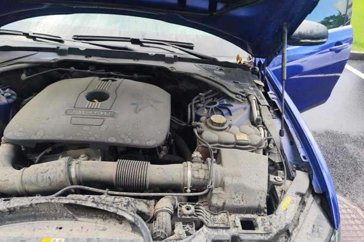 Used Jaguar XE 2017 2.0T 200 PS R-Sport Engine Bay Left