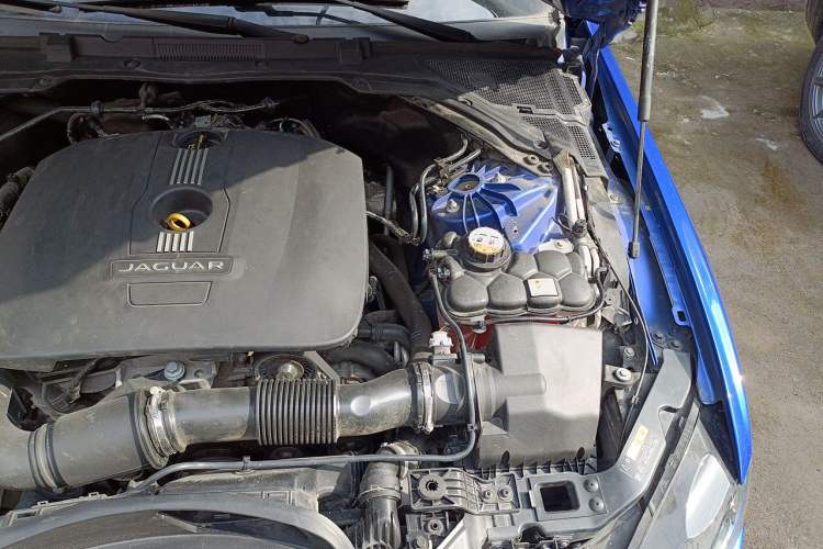Used Jaguar XE 2017 2.0T 200 PS R-Sport Engine Bay Left