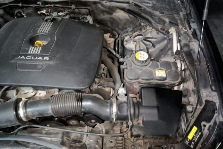 Used Jaguar XE 2017 2.0T 200 PS R-Sport Engine Bay Left