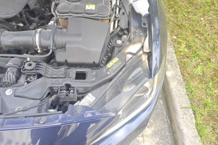 Used Jaguar XE 2017 2.0T 200 PS R-Sport Engine Bay Left
