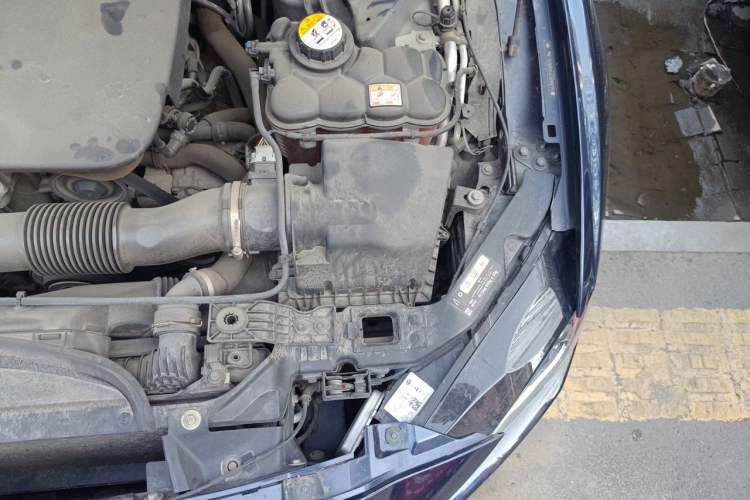 Used Jaguar XE 2017 2.0T 200 PS R-Sport Engine Bay Left