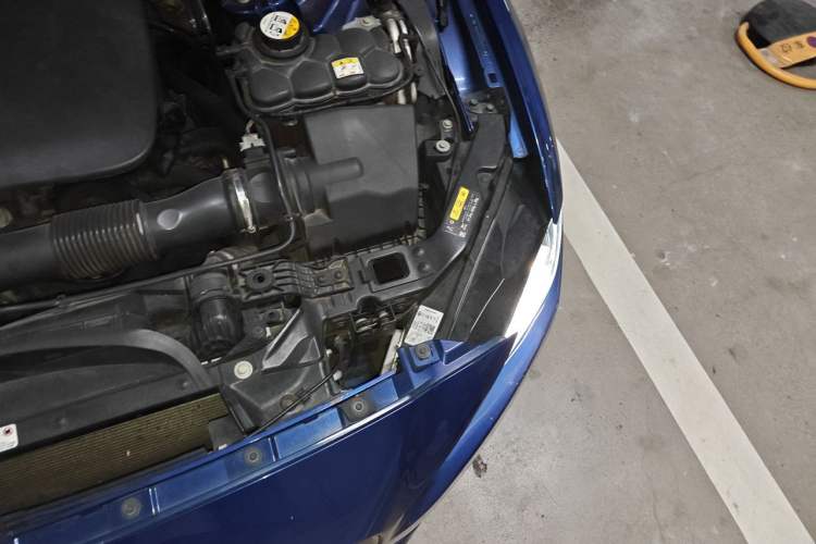Used Jaguar XE 2017 2.0T 200 PS R-Sport Engine Bay Left