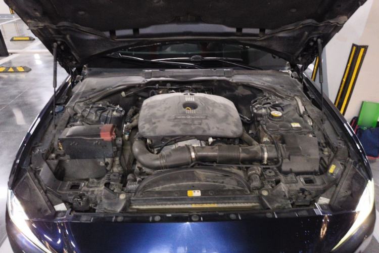 Used Jaguar XE 2017 2.0T 200 PS R-Sport Engine Bay