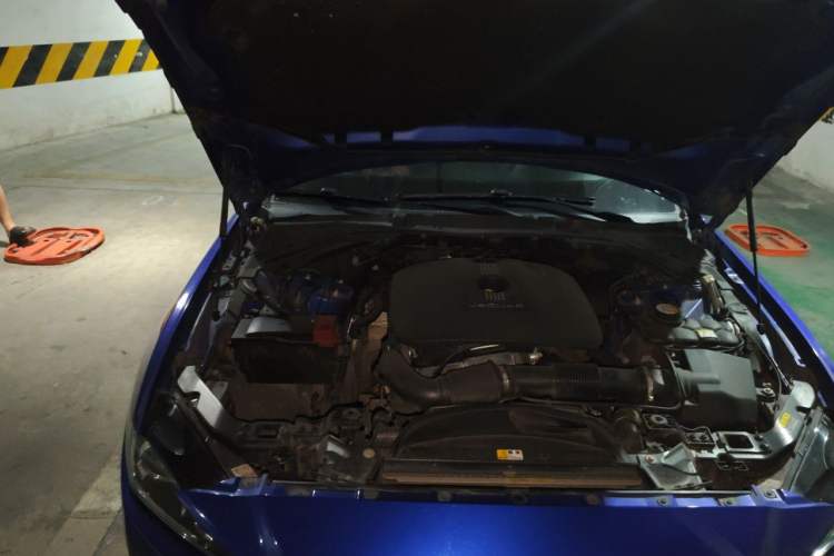 Used Jaguar XE 2017 2.0T 200 PS R-Sport Engine Bay Right
