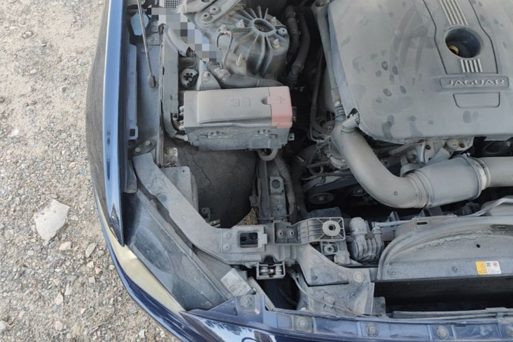Used Jaguar XE 2017 2.0T 200 PS R-Sport Engine Bay Right