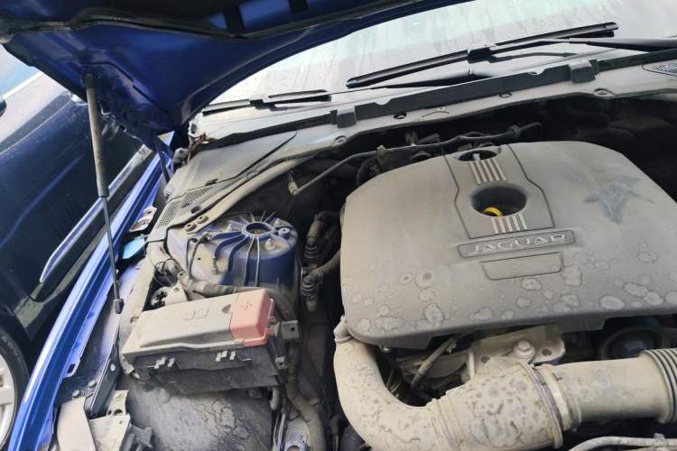 Used Jaguar XE 2017 2.0T 200 PS R-Sport Engine Bay Right