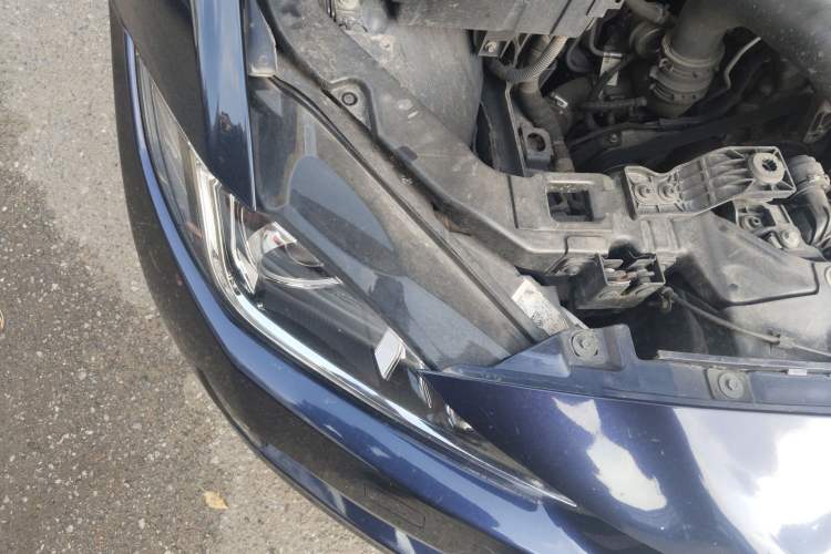 Used Jaguar XE 2017 2.0T 200 PS R-Sport Engine Bay Right