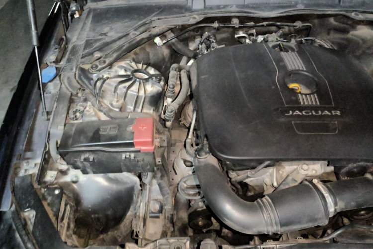 Used Jaguar XE 2017 2.0T 200 PS R-Sport Engine Bay Right