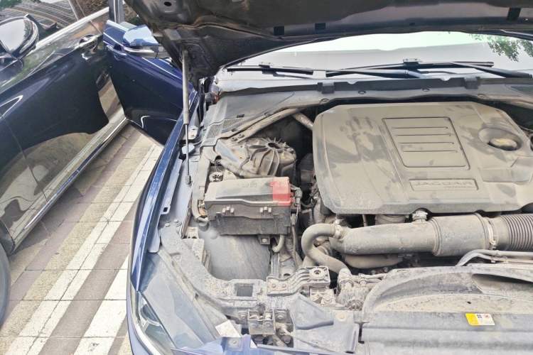 Used Jaguar XE 2017 2.0T 200 PS R-Sport Engine Bay Right
