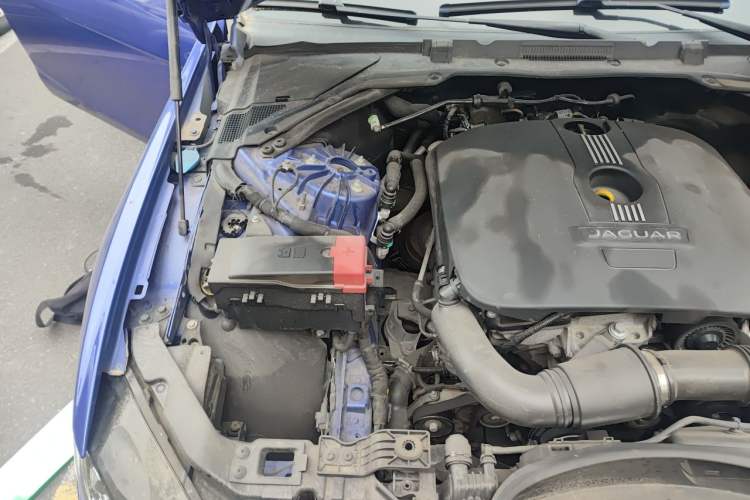 Used Jaguar XE 2017 2.0T 200 PS R-Sport Engine Bay Right