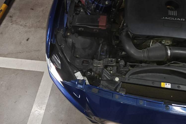 Used Jaguar XE 2017 2.0T 200 PS R-Sport Engine Bay Right