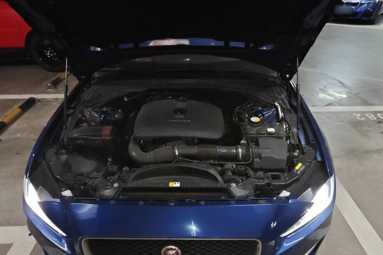 Used Jaguar XE 2017 2.0T 200 PS R-Sport Engine Bay