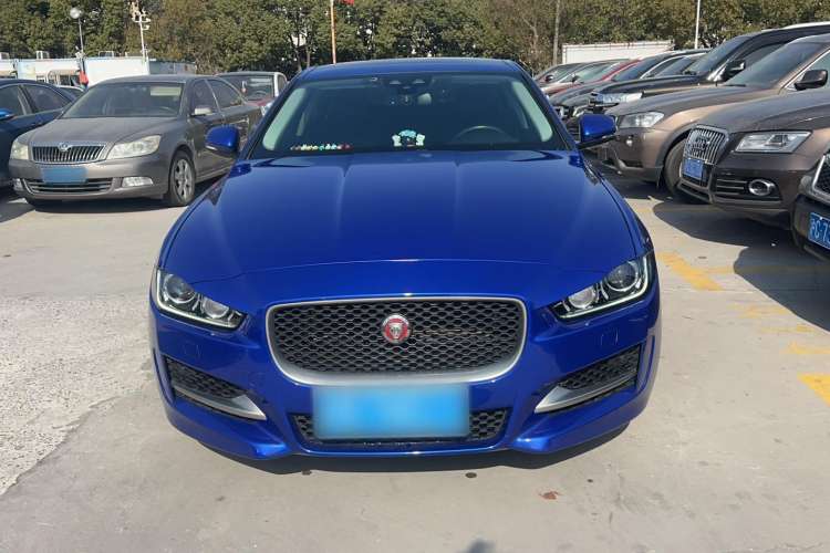 Used Jaguar XE 2017 2.0T 200 PS R-Sport Exterior 1