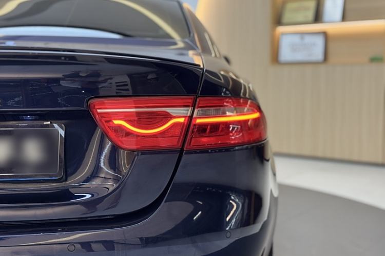 Used Jaguar XE 2017 2.0T 240 PS R-Sport Exterior 3