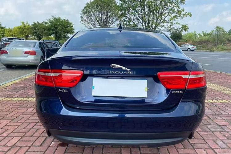 Used Jaguar XE 2017 2.0T 200 PS R-Sport Exterior 4