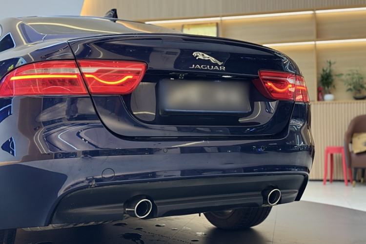 Used Jaguar XE 2017 2.0T 240 PS R-Sport Exterior 5