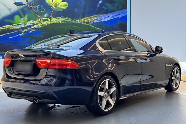 Used Jaguar XE 2017 2.0T 240 PS R-Sport Exterior 6