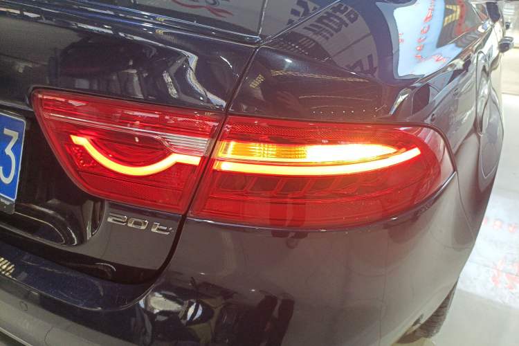 Used Jaguar XE 2017 2.0T 200 PS R-Sport Exterior 6
