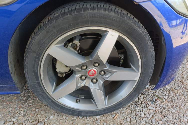 Used Jaguar XE 2017 2.0T 200 PS R-Sport Exterior 7