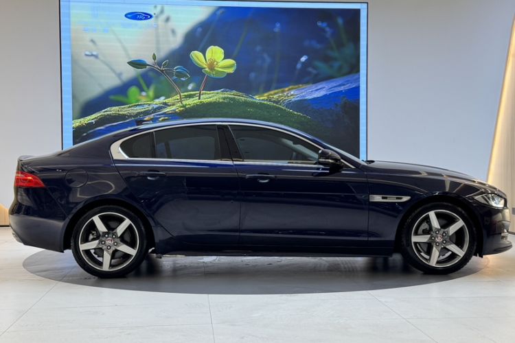 Used Jaguar XE 2017 2.0T 240 PS R-Sport Exterior 7