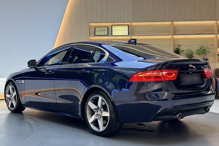 Used Jaguar XE 2017 2.0T 240 PS R-Sport Exterior 8