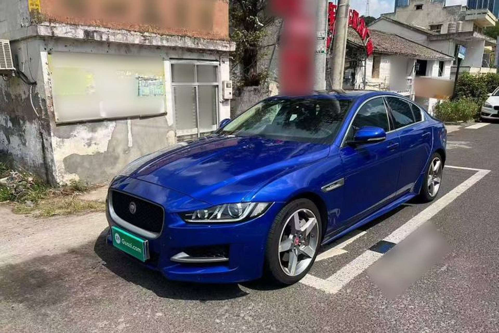 Used Jaguar XE 2017 2.0T 200 PS R-Sport Front Left 45 Deg