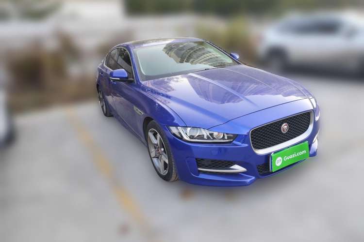 Used Jaguar XE 2017 2.0T 200 PS R-Sport Front Right 45 Deg