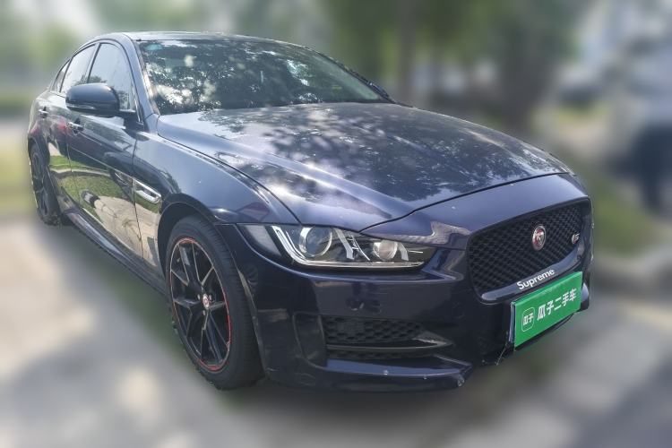 Used Jaguar XE 2017 2.0T 200 PS R-Sport Front Right 45 Deg