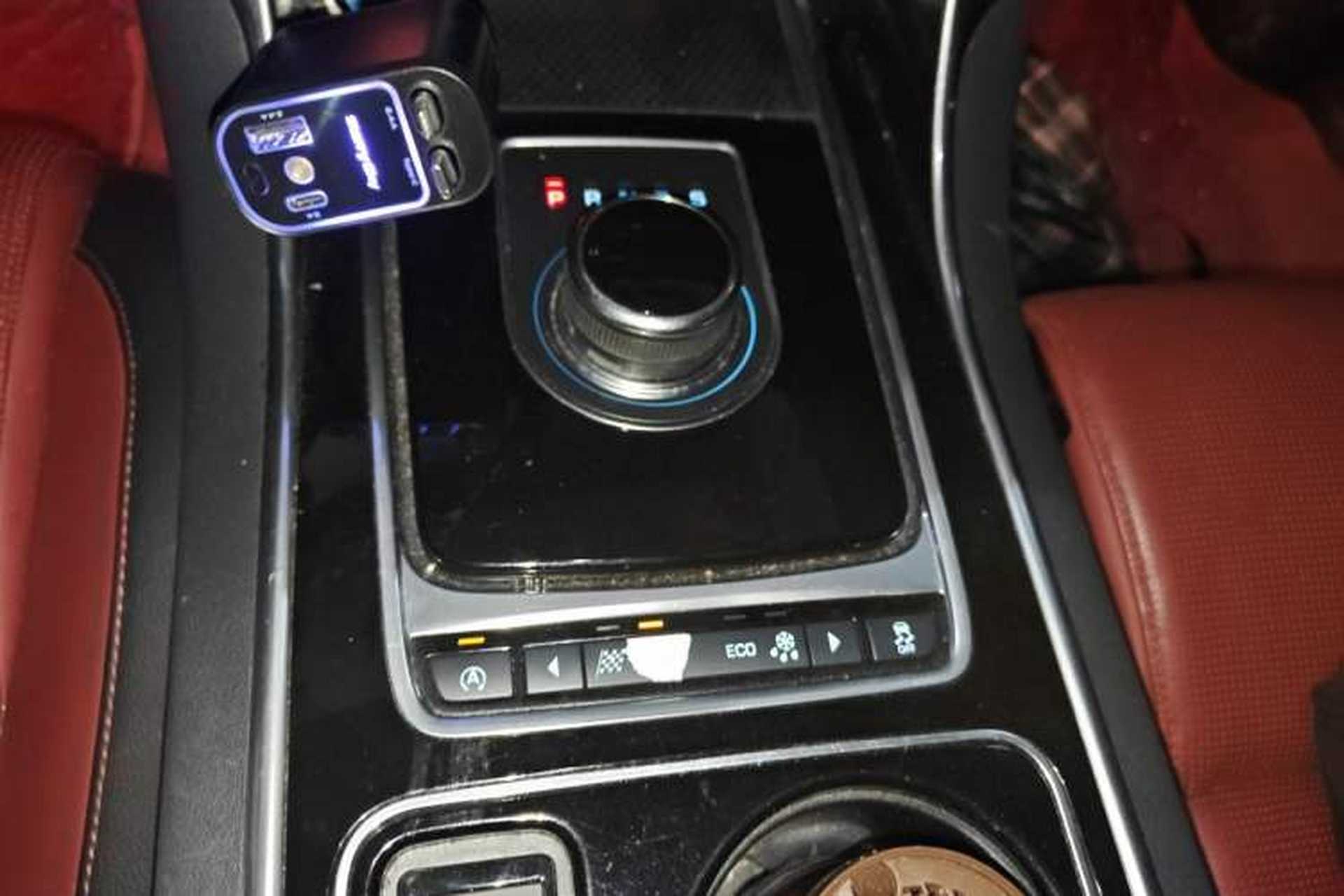 Used Jaguar XE 2017 2.0T 200 PS R-Sport Gear Lever